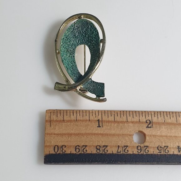 Gold Tone Textured Modernist Fish Pin Brooch Patina Teal Abstract Design Retro - Picture 5 of 5